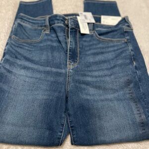 AE sz 14 short. Next level stretch jeggings. High waisted.